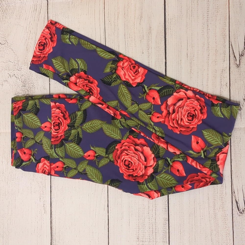 Lularoe Leggings One Size Navy red roses 🌹(NWOT)